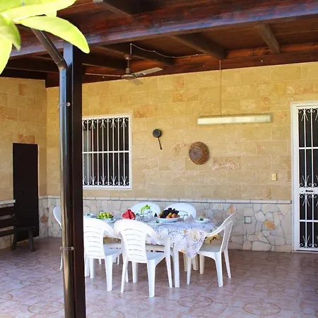 Holiday Via Capilongo